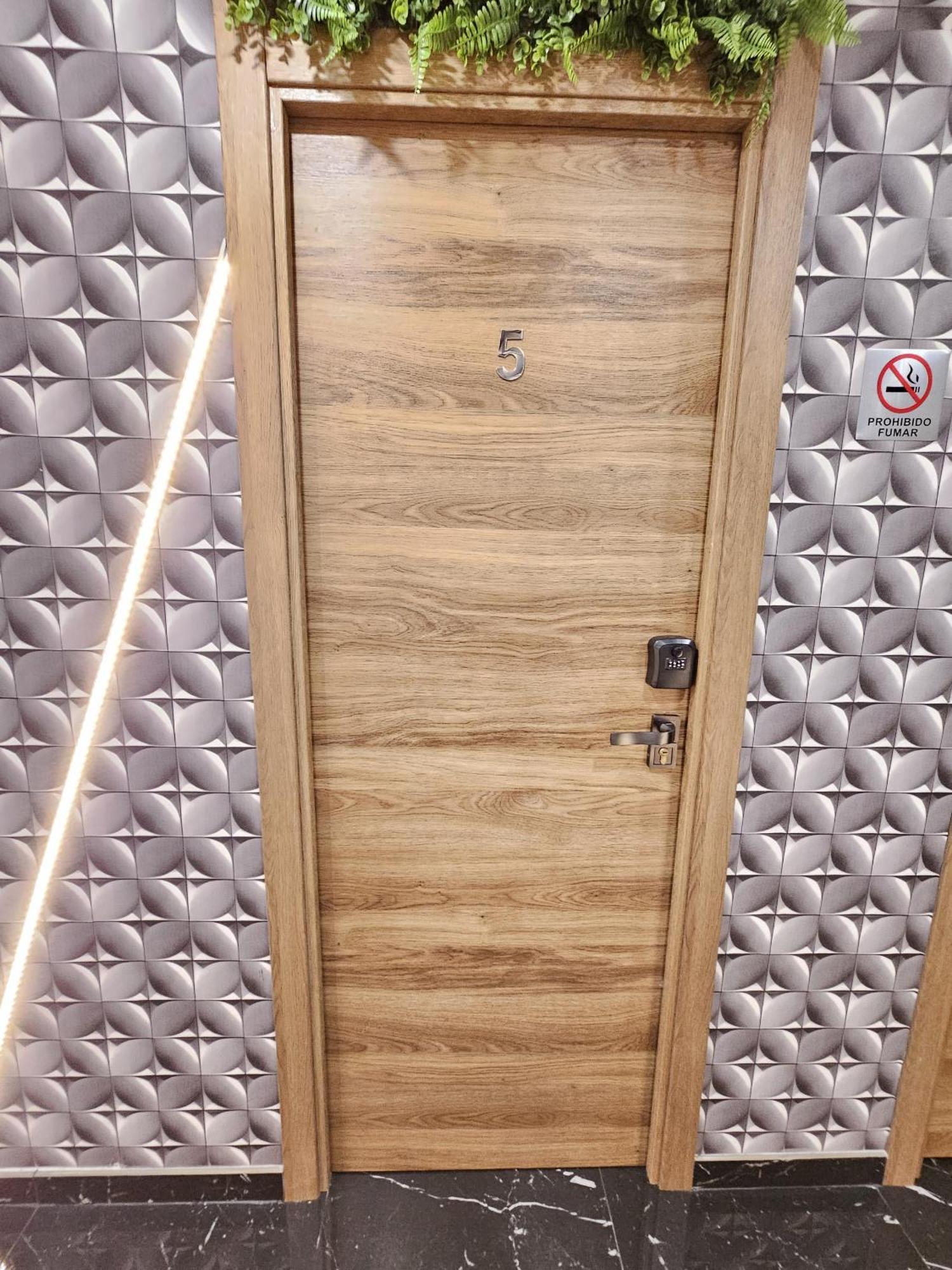 Apartamentos Benidorm Black Экстерьер фото